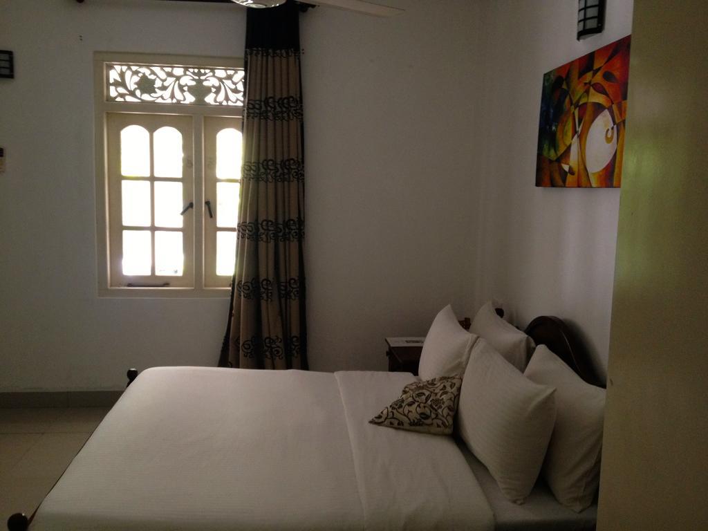 Fire Dragon Hideaway Hotel Negombo Room photo