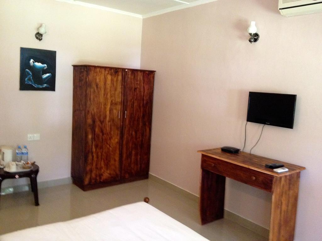 Fire Dragon Hideaway Hotel Negombo Room photo