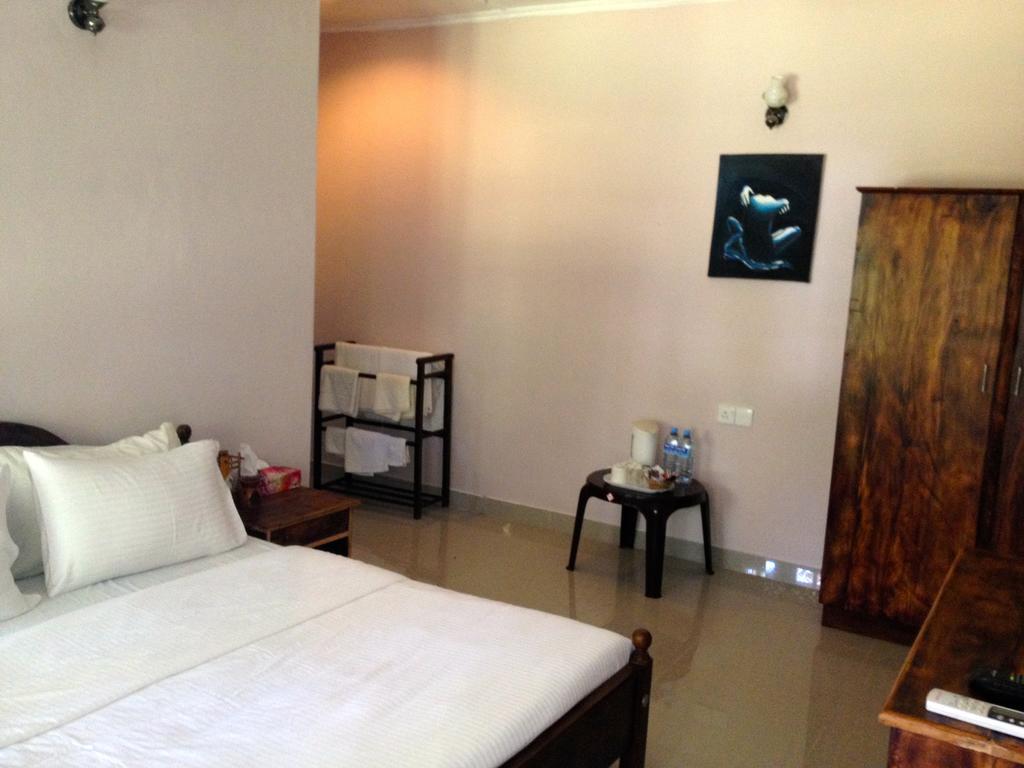 Fire Dragon Hideaway Hotel Negombo Room photo