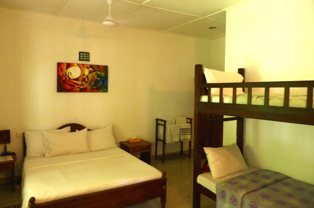 Fire Dragon Hideaway Hotel Negombo Exterior photo