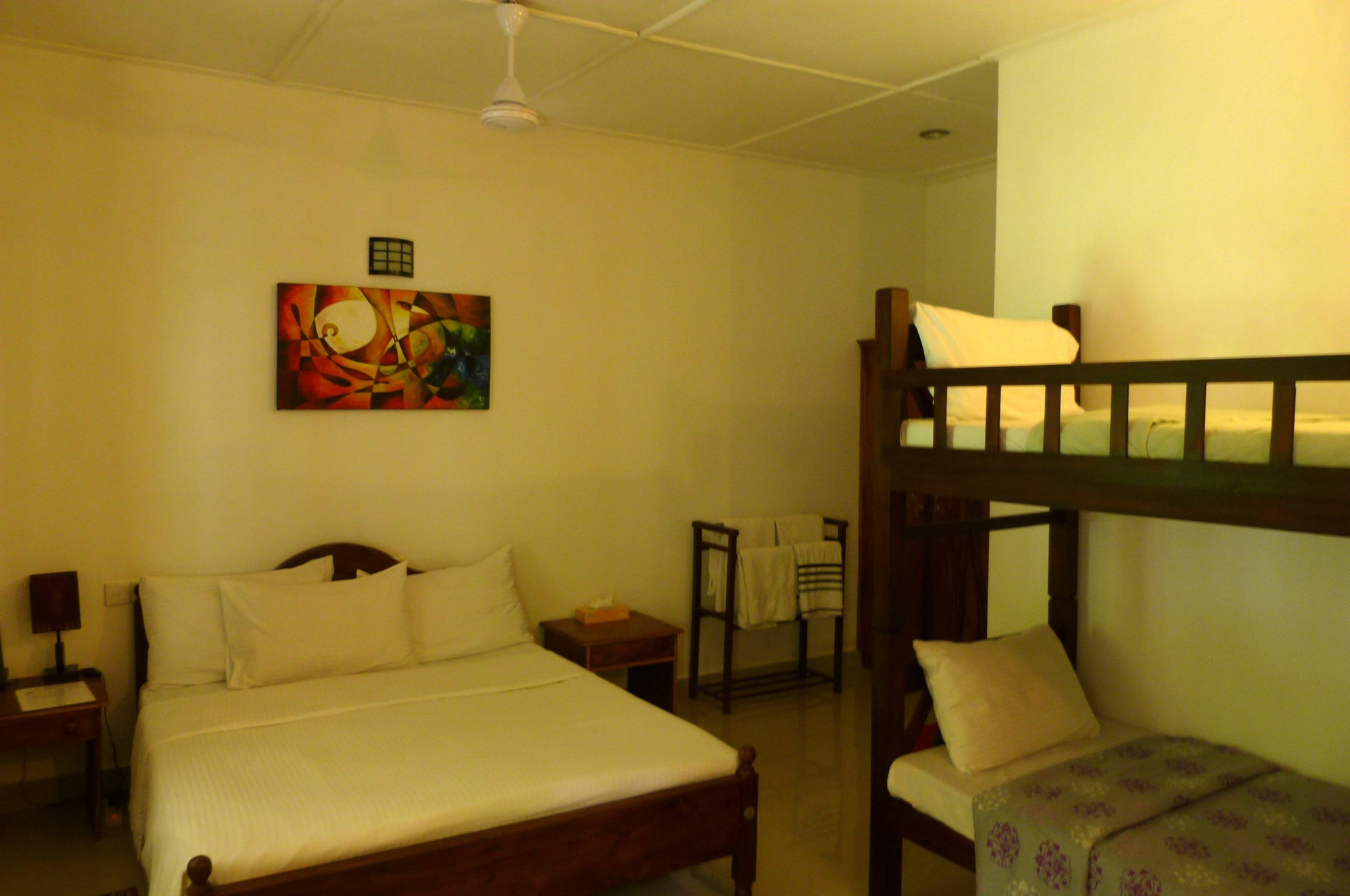 Fire Dragon Hideaway Hotel Negombo Exterior photo