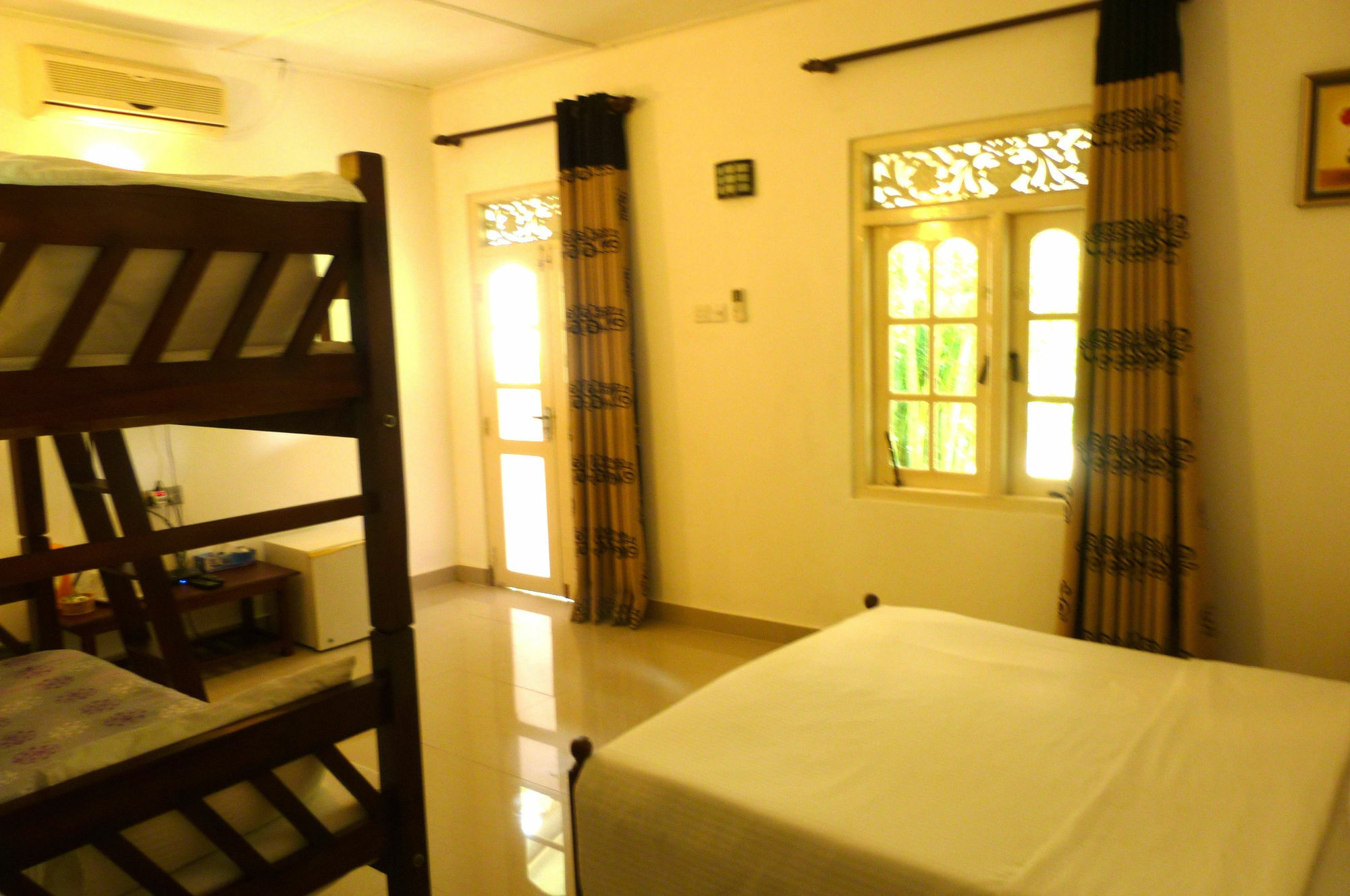 Fire Dragon Hideaway Hotel Negombo Exterior photo